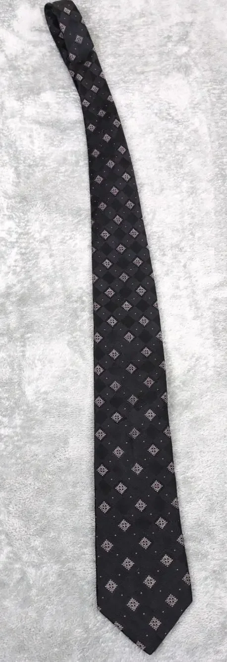 Michael Kors Mens Trendy Black Diamond Print 100% Silk Neck Tie Business